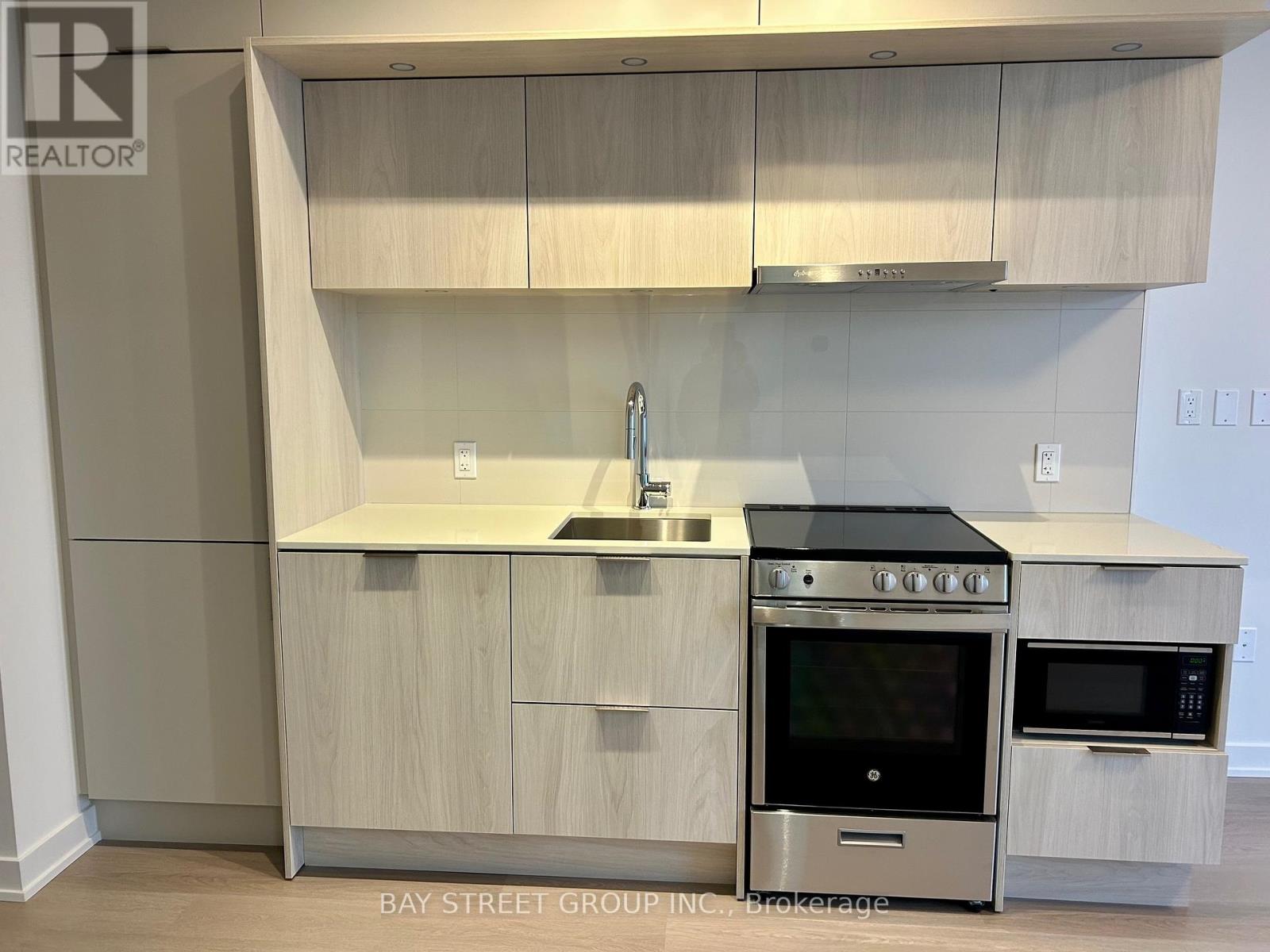 1212 - 448 Burnhamthorpe Road W, Mississauga, Ontario  L5B 4M6 - Photo 5 - W13148762