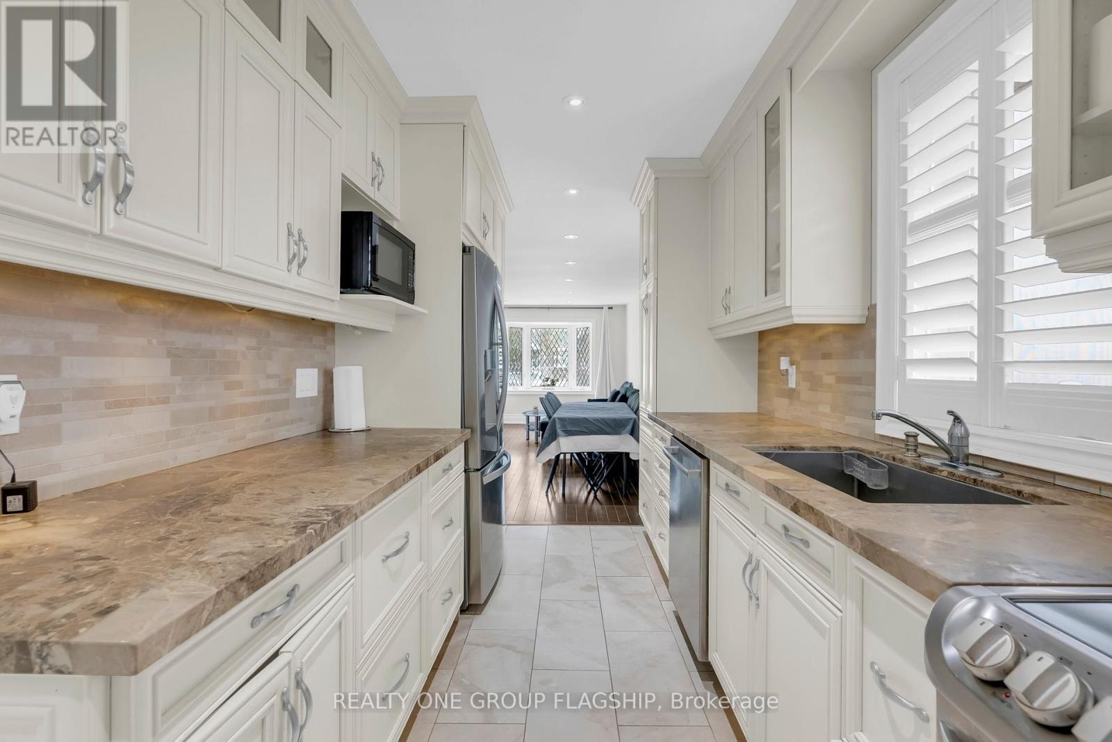 19 Yorkview Drive, Toronto, Ontario M8Z 2G1 - Photo 16 - W13148812