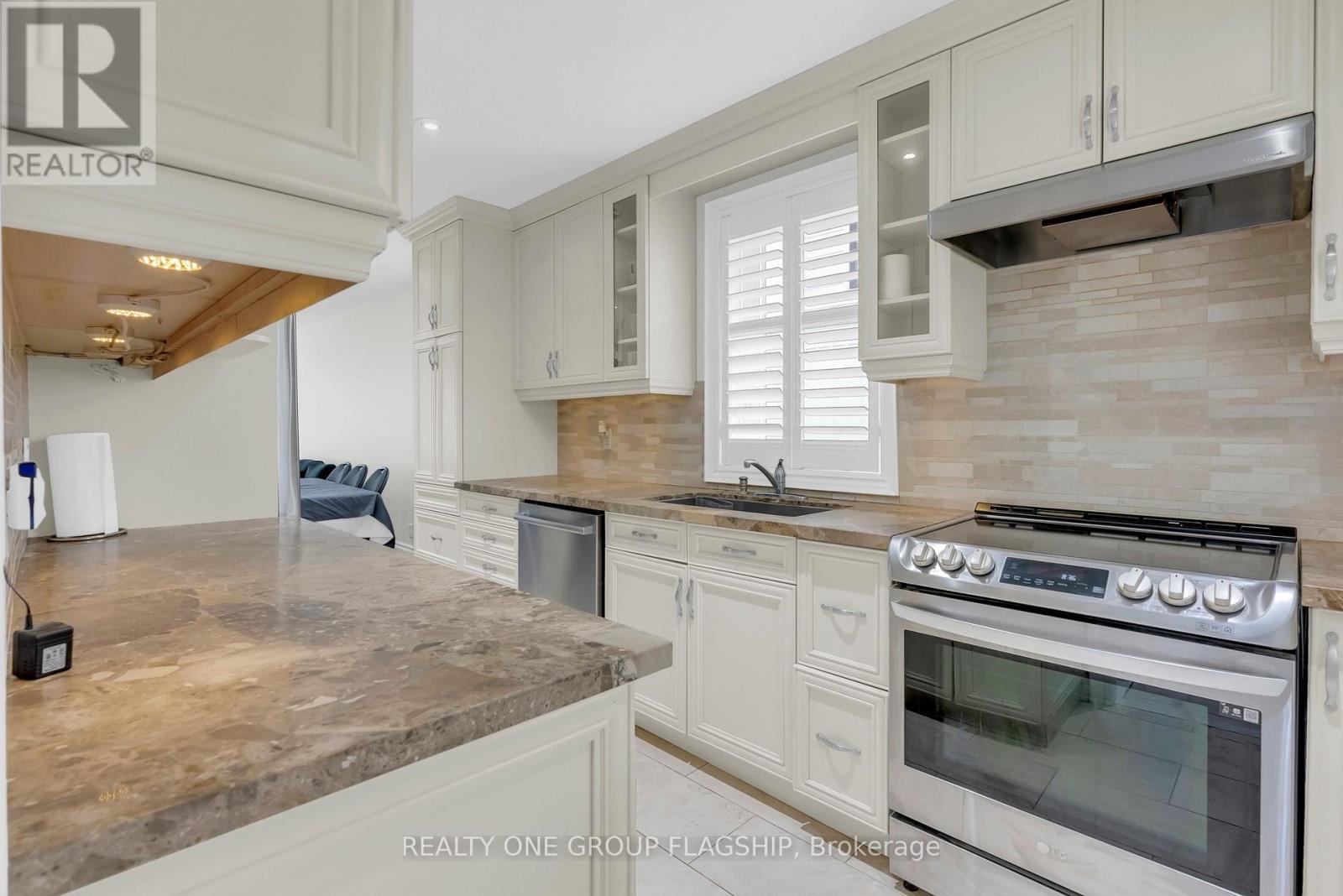 19 Yorkview Drive, Toronto, Ontario M8Z 2G1 - Photo 17 - W13148812