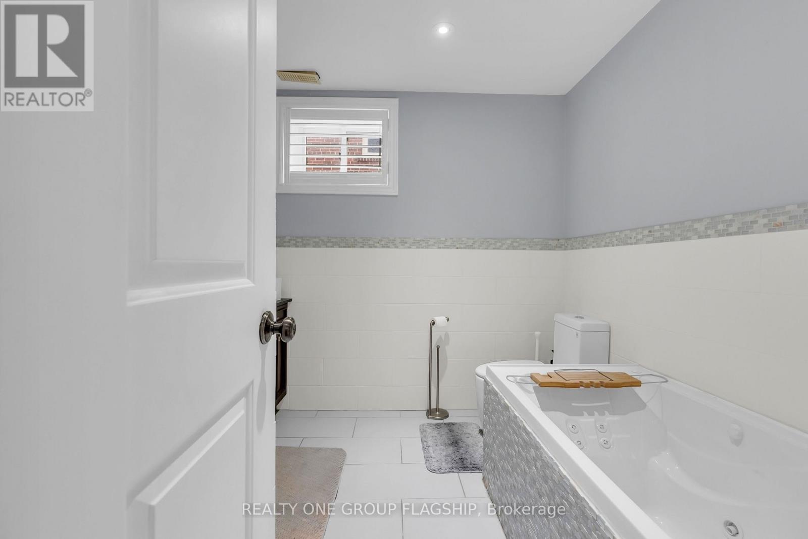 19 Yorkview Drive, Toronto, Ontario M8Z 2G1 - Photo 37 - W13148812