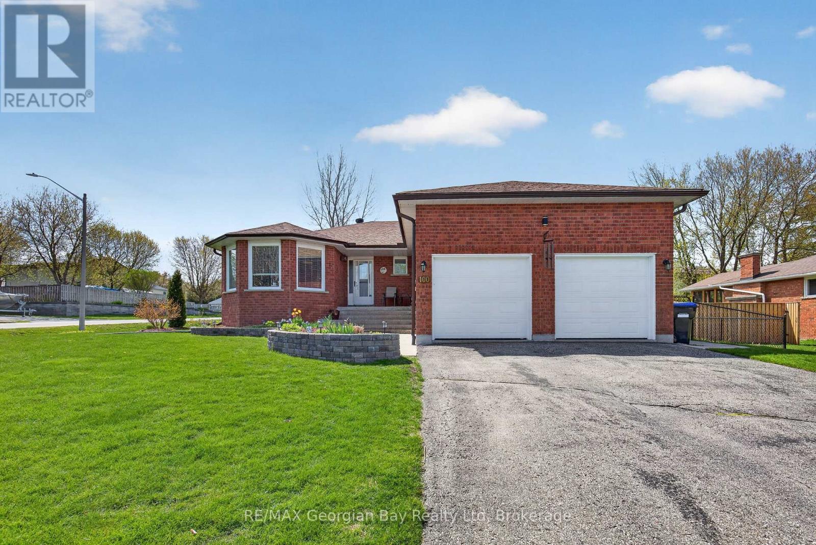 100 PEEL STREET, Penetanguishene, Ontario