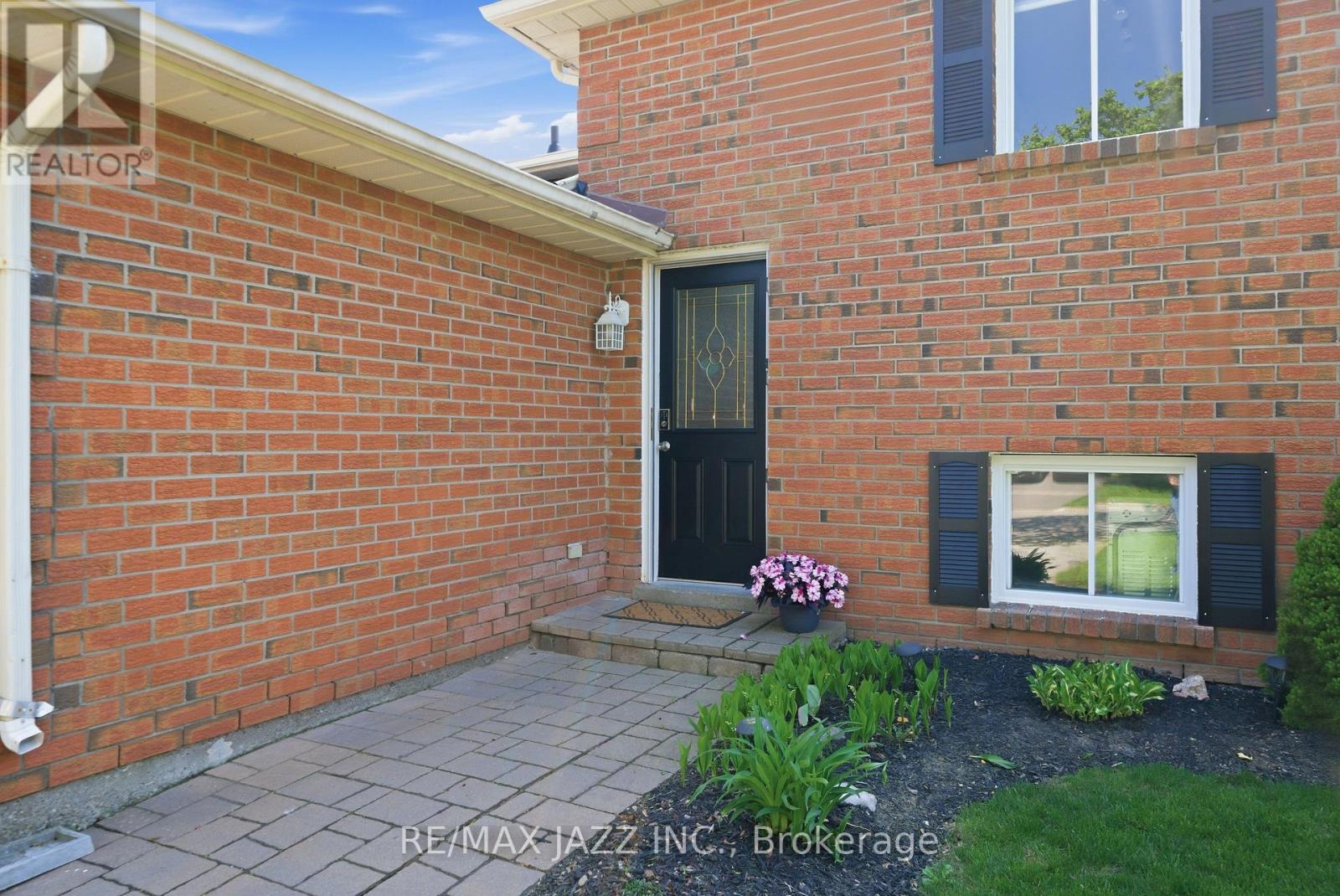 50 Hartsfield Drive, Clarington, Ontario  L1E 1L8 - Photo 3 - E13149008