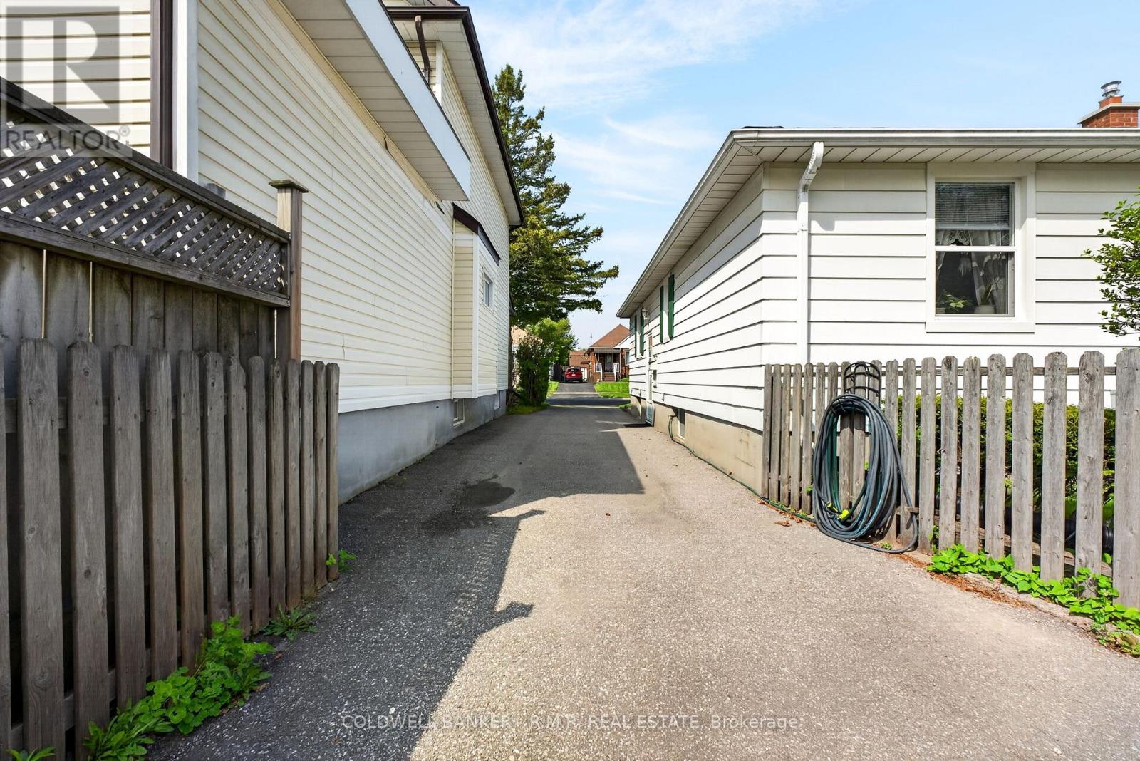 275 Oshawa Boulevard N, Oshawa, Ontario  L1G 5T2 - Photo 9 - E13149082