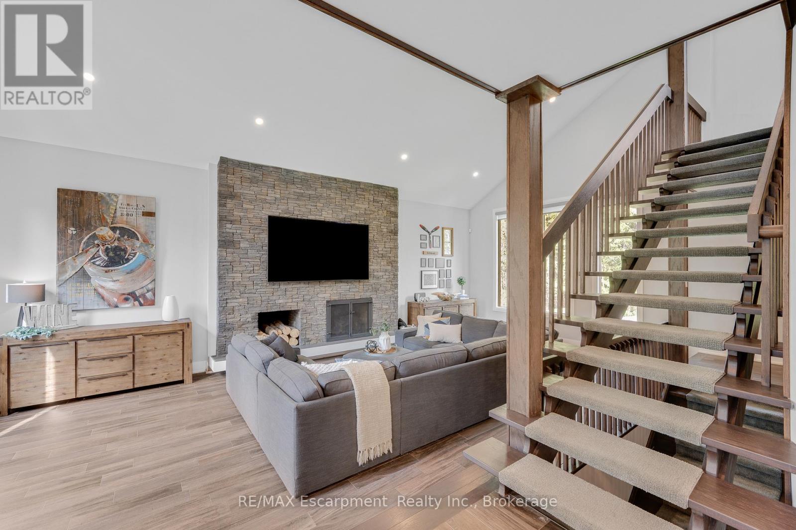 2092 Highway 6, Hamilton, Ontario  N0B 2J0 - Photo 4 - X13146860