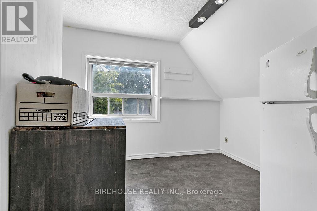 60 Lindsay Street S, Kawartha Lakes, Ontario  K9V 2M2 - Photo 19 - X13149054