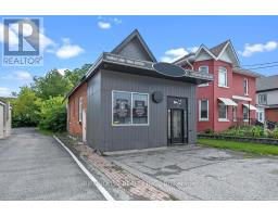 60 LINDSAY STREET S, Kawartha Lakes, Ontario