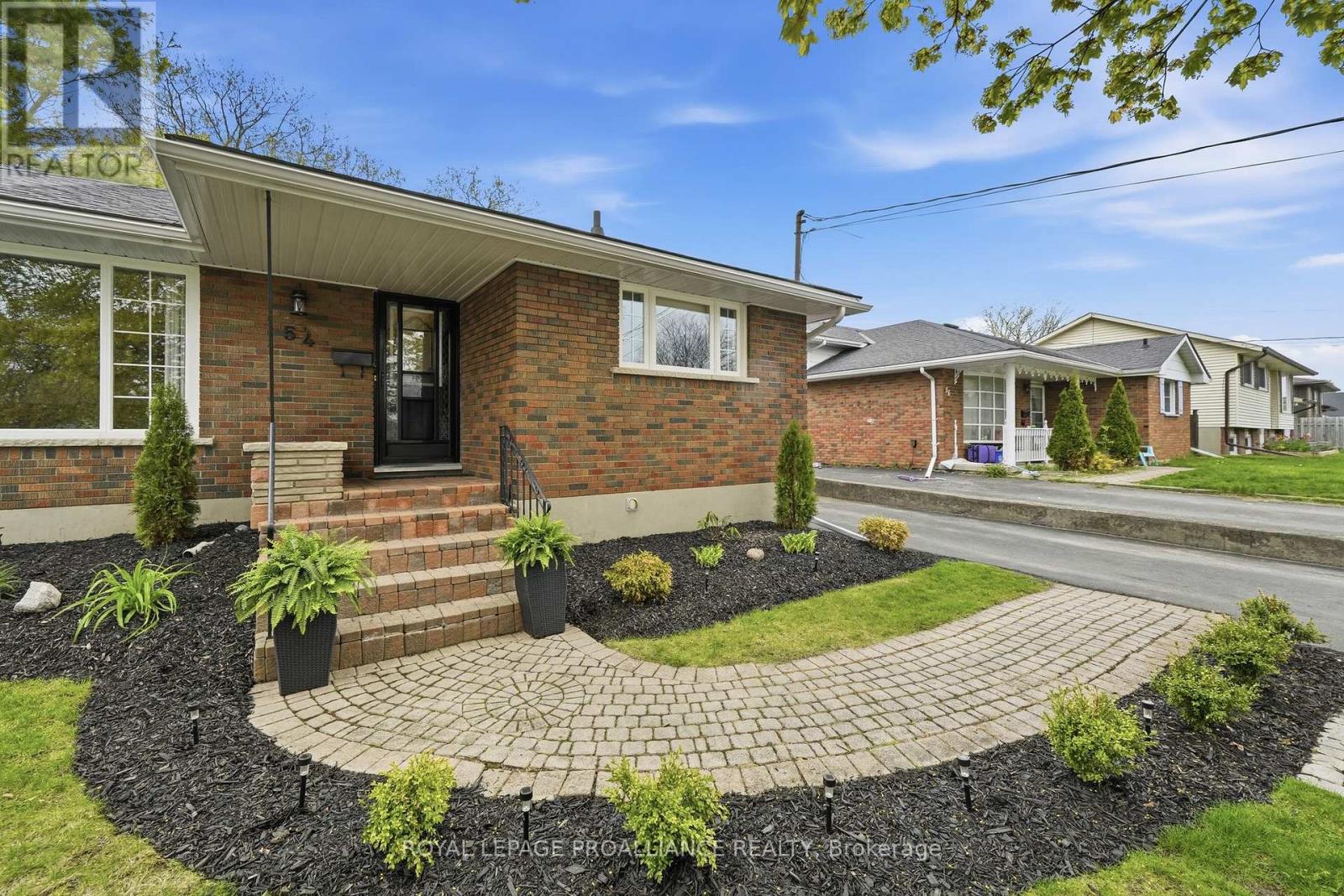 54 Craig Street, Belleville, Ontario  K8P 2K1 - Photo 2 - X13149202