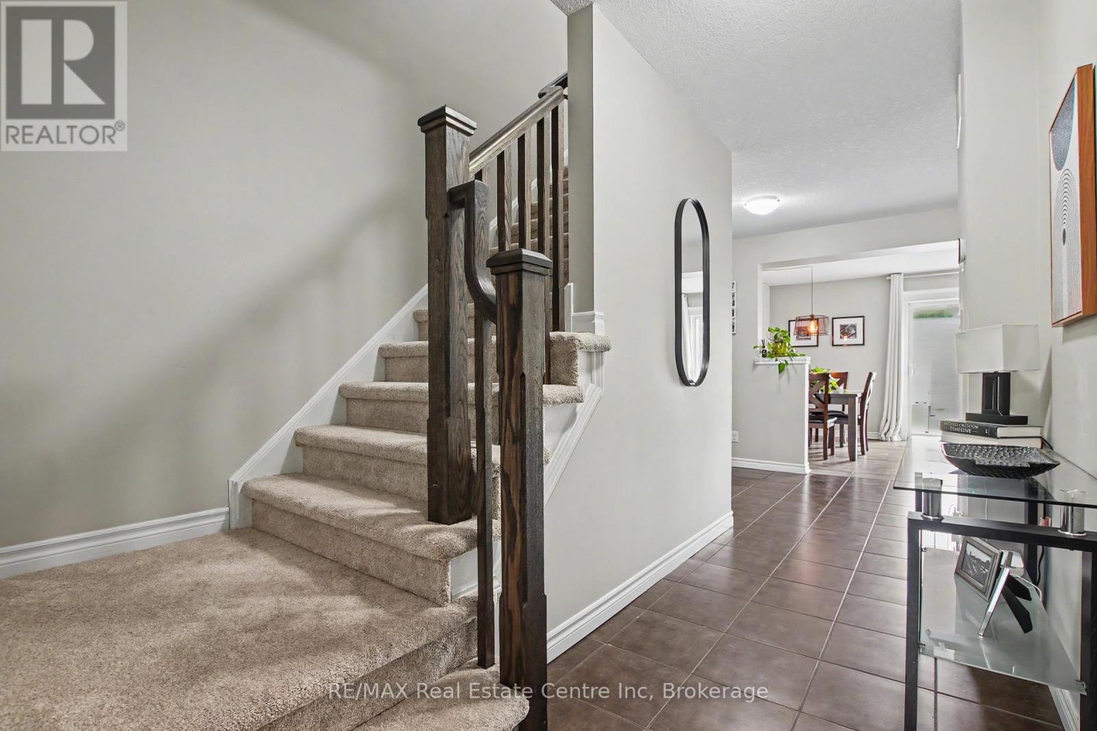 58 Curzon Crescent, Guelph, Ontario  N1K 1Z8 - Photo 3 - X13149196