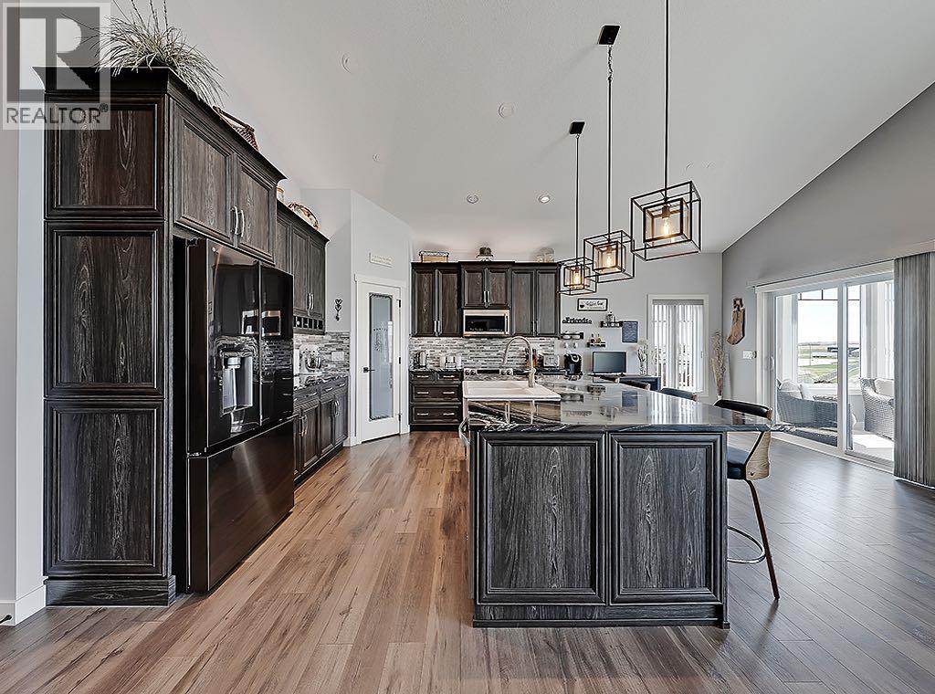 137 Westview Drive, Nanton, Alberta  T0L 1R0 - Photo 6 - A2310012