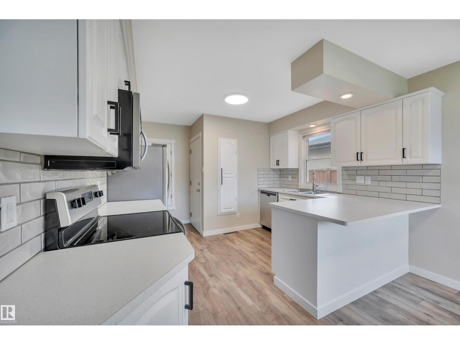 6515 104 A St Nw Nw, Edmonton, Alberta  T6Y 2M2 - Photo 3 - E4488733
