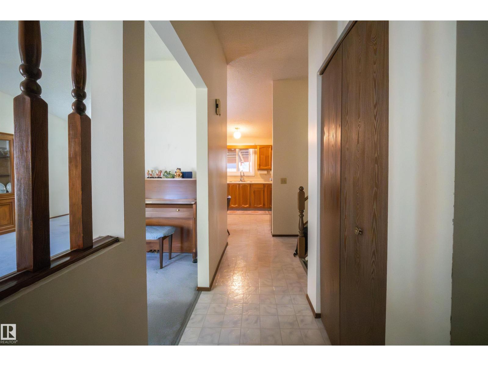 4724 38b Av Nw Nw, Edmonton, Alberta  T6L 5B9 - Photo 7 - E4488737