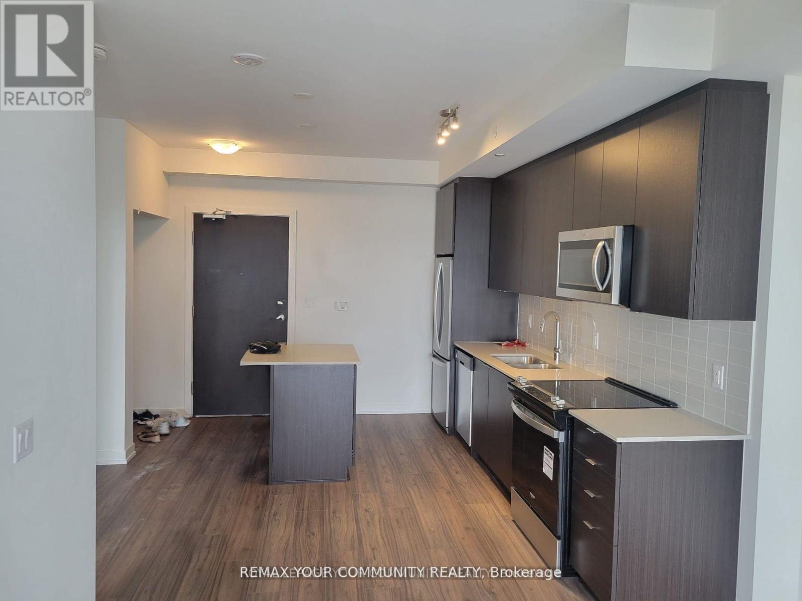 1906 - 55 Duke Street W, Kitchener, Ontario  N2H 0C9 - Photo 2 - X13148576