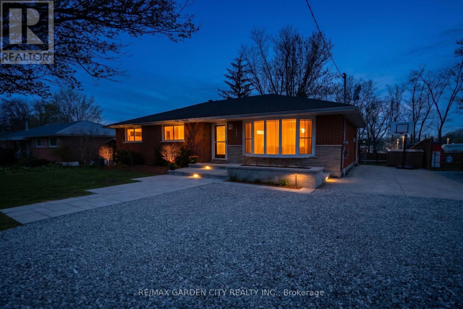 127 Ayr Street, Haldimand, Ontario N3W 1E5 - Photo 2 - X13148640