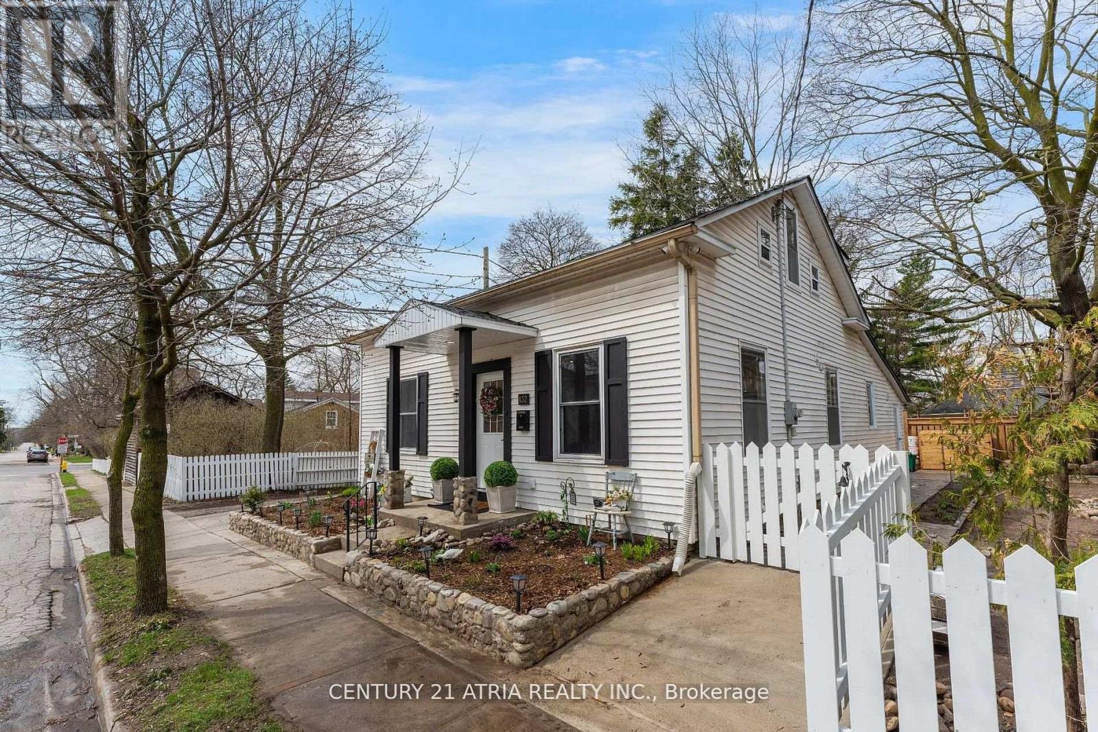 132 Waterloo Street N, Cambridge, Ontario  N3H 1M8 - Photo 1 - X13148644