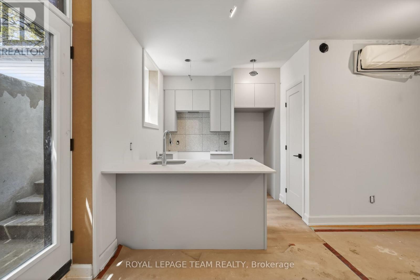 B - 608 Tweedsmuir Avenue, Ottawa, Ontario  K1Z 5P3 - Photo 6 - X13148962
