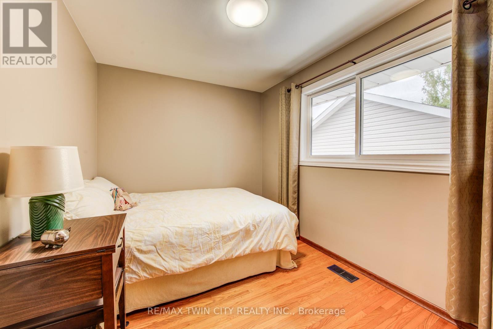 18 Queenston Crescent, Kitchener, Ontario  N2B 2V5 - Photo 24 - X13148654