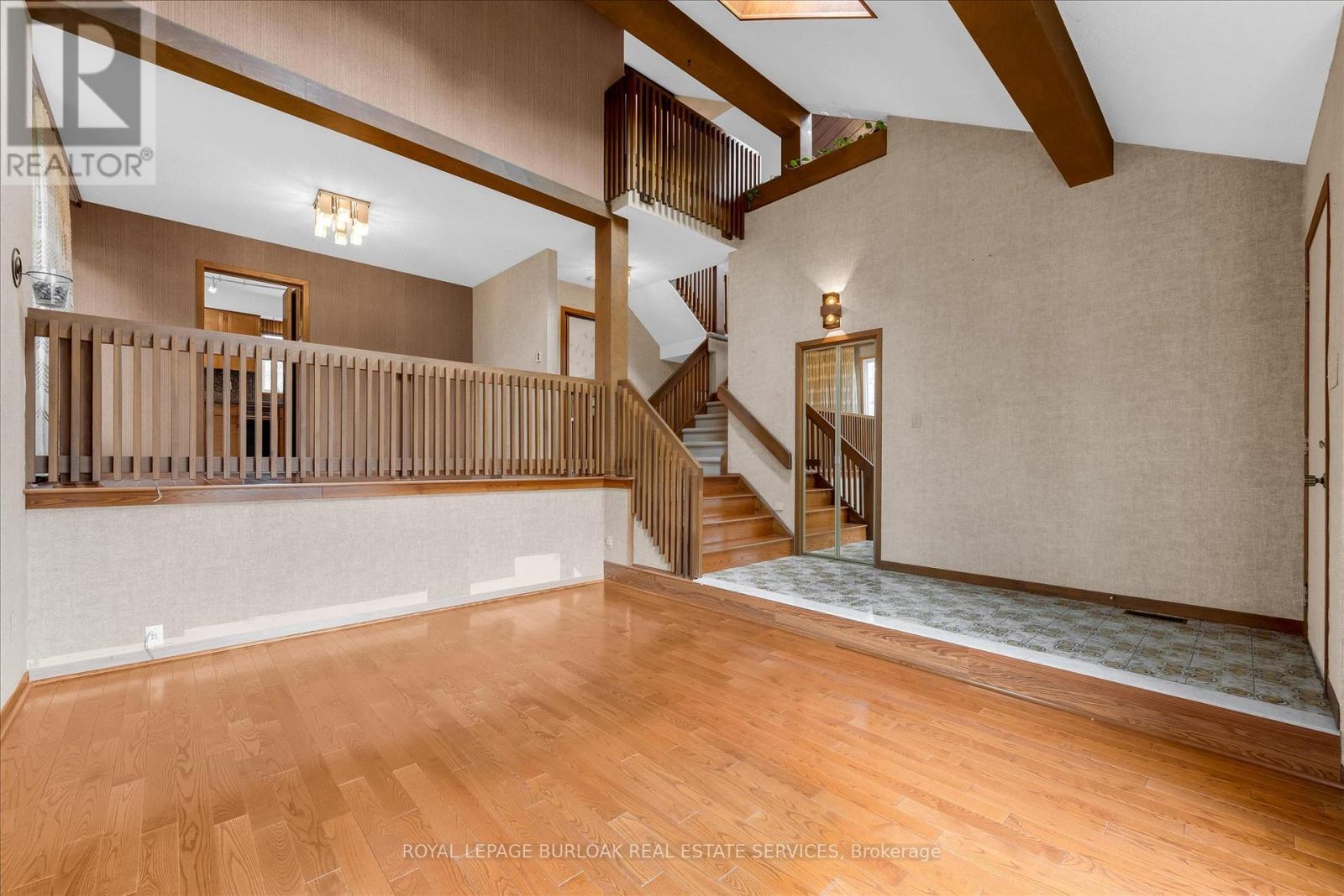 11 Crawford Court, Hamilton, Ontario  L9H 6G2 - Photo 11 - X13148742