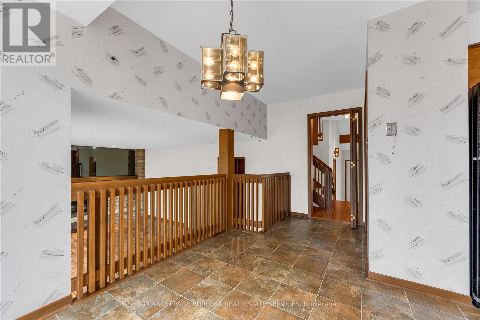 11 Crawford Court, Hamilton, Ontario  L9H 6G2 - Photo 16 - X13148742