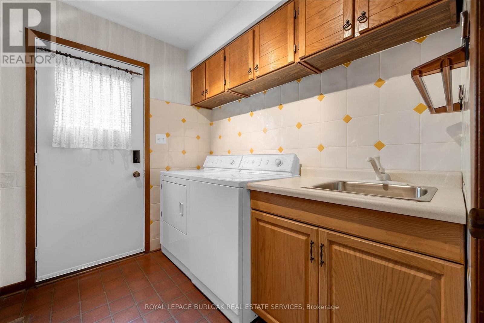 11 Crawford Court, Hamilton, Ontario  L9H 6G2 - Photo 20 - X13148742