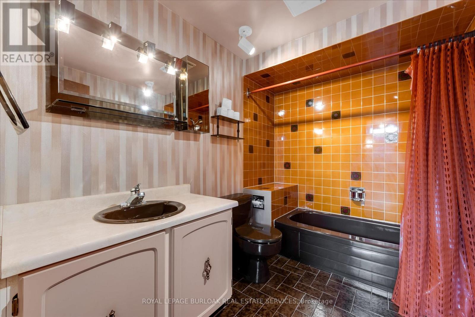 11 Crawford Court, Hamilton, Ontario  L9H 6G2 - Photo 28 - X13148742
