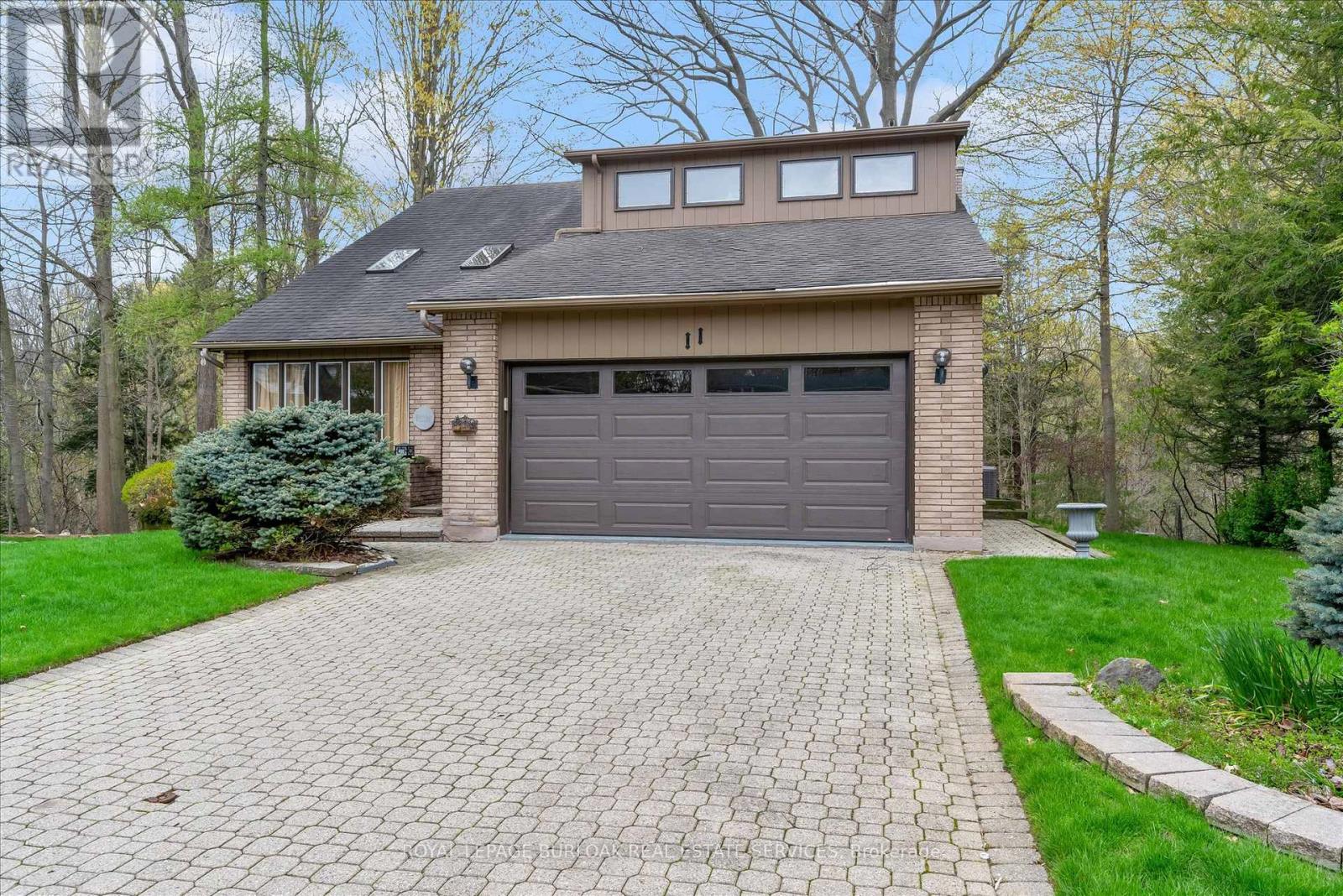 11 Crawford Court, Hamilton, Ontario  L9H 6G2 - Photo 3 - X13148742