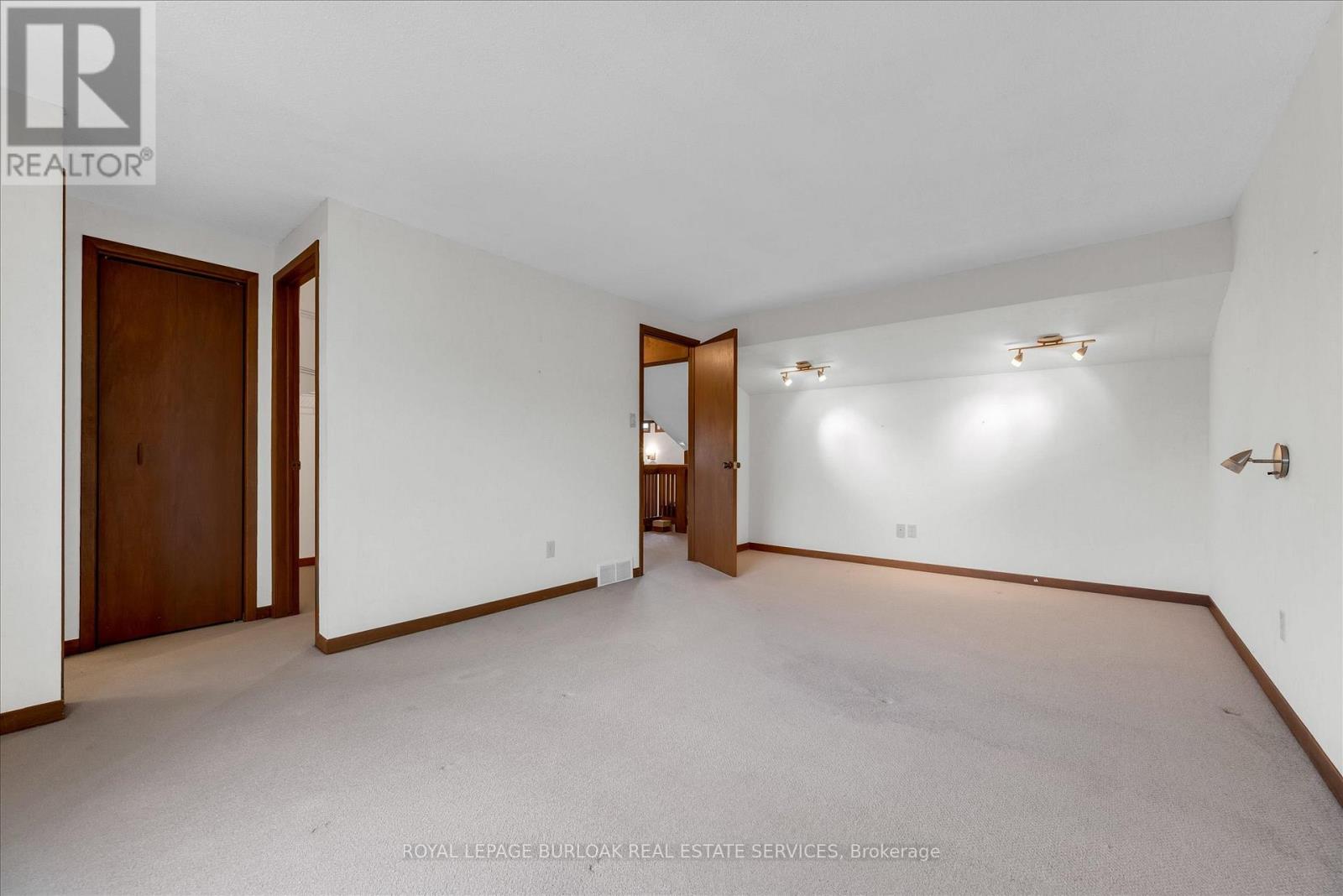 11 Crawford Court, Hamilton, Ontario  L9H 6G2 - Photo 31 - X13148742