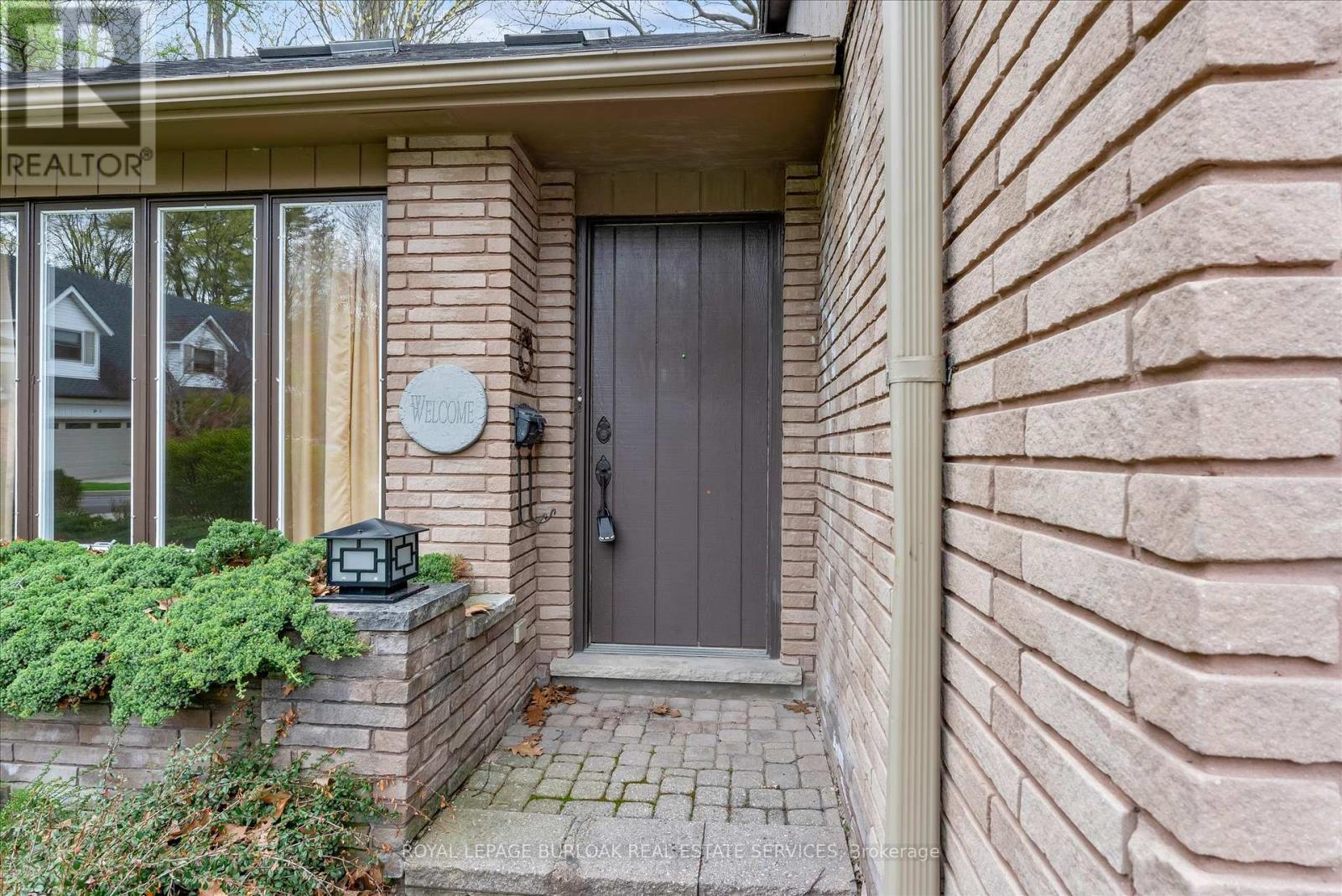 11 Crawford Court, Hamilton, Ontario  L9H 6G2 - Photo 4 - X13148742