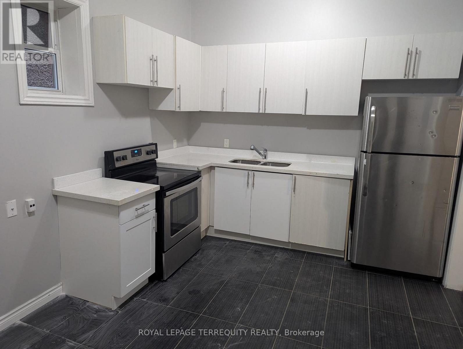 1184 Cannon Street E, Hamilton, Ontario  L8L 2K3 - Photo 4 - X13148778