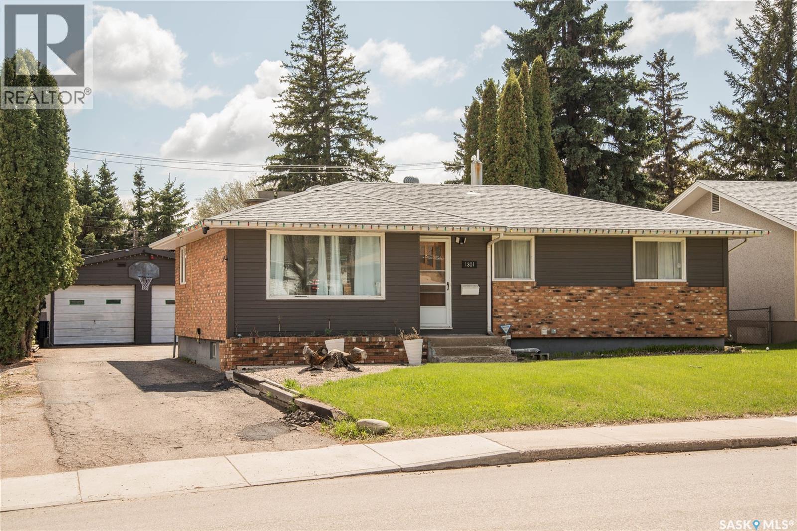 1301 33rd STREET W, Saskatoon, Saskatchewan