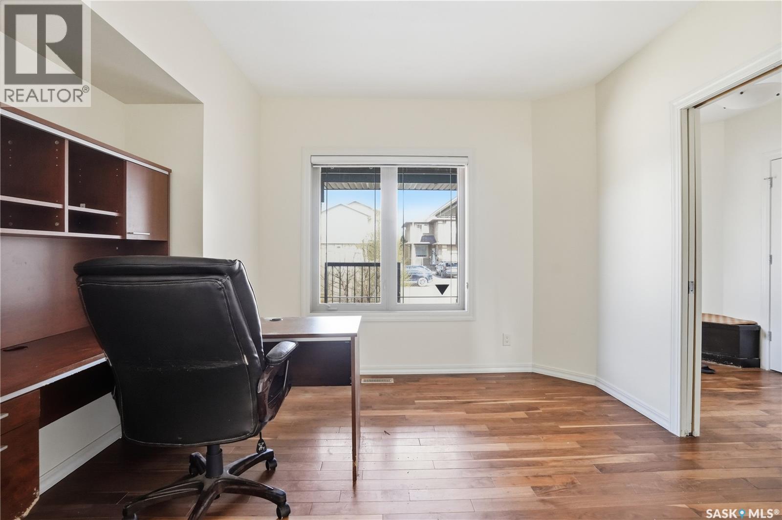 7111 Wascana Cove Drive, Regina, Saskatchewan  S4V 3G1 - Photo 4 - SK036492