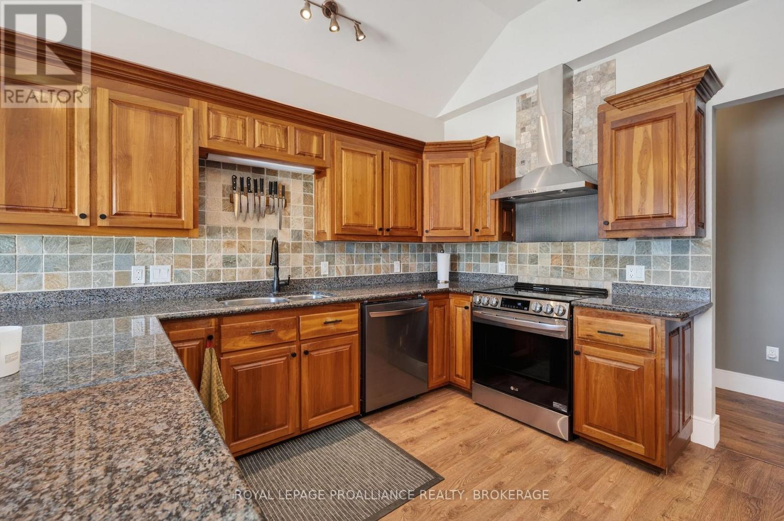 27 Collins Drive, Frontenac, Ontario  K0H 1X0 - Photo 11 - X13006780