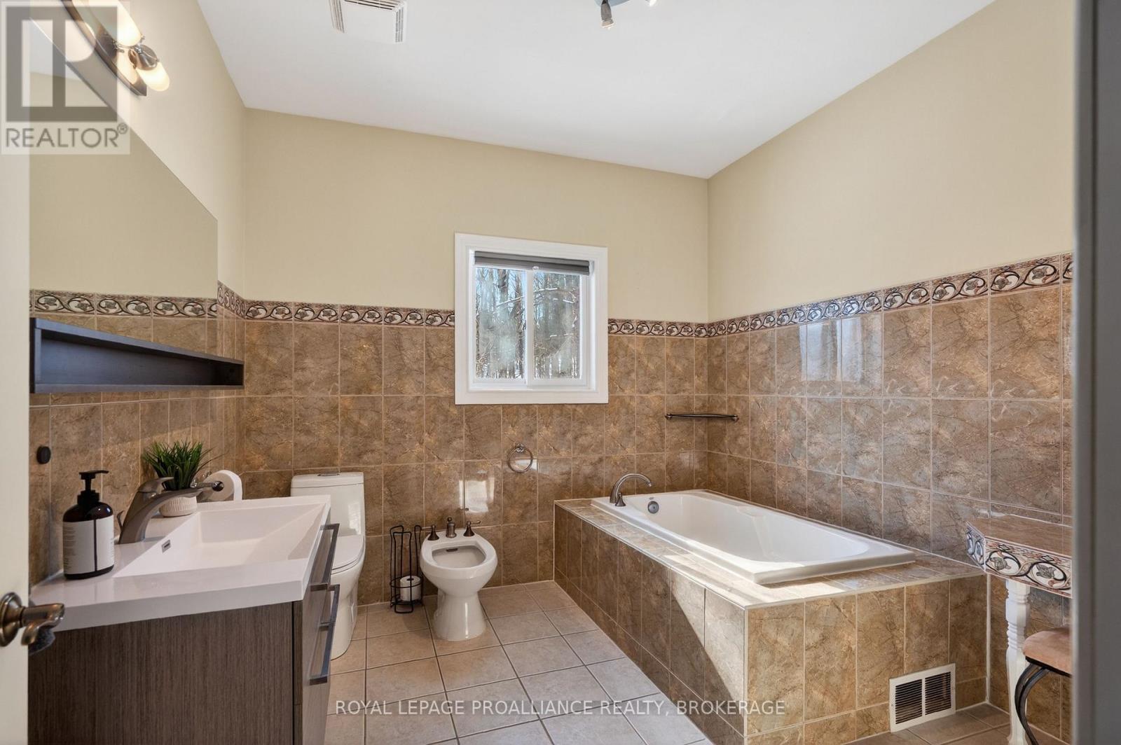 27 Collins Drive, Frontenac, Ontario  K0H 1X0 - Photo 15 - X13006780