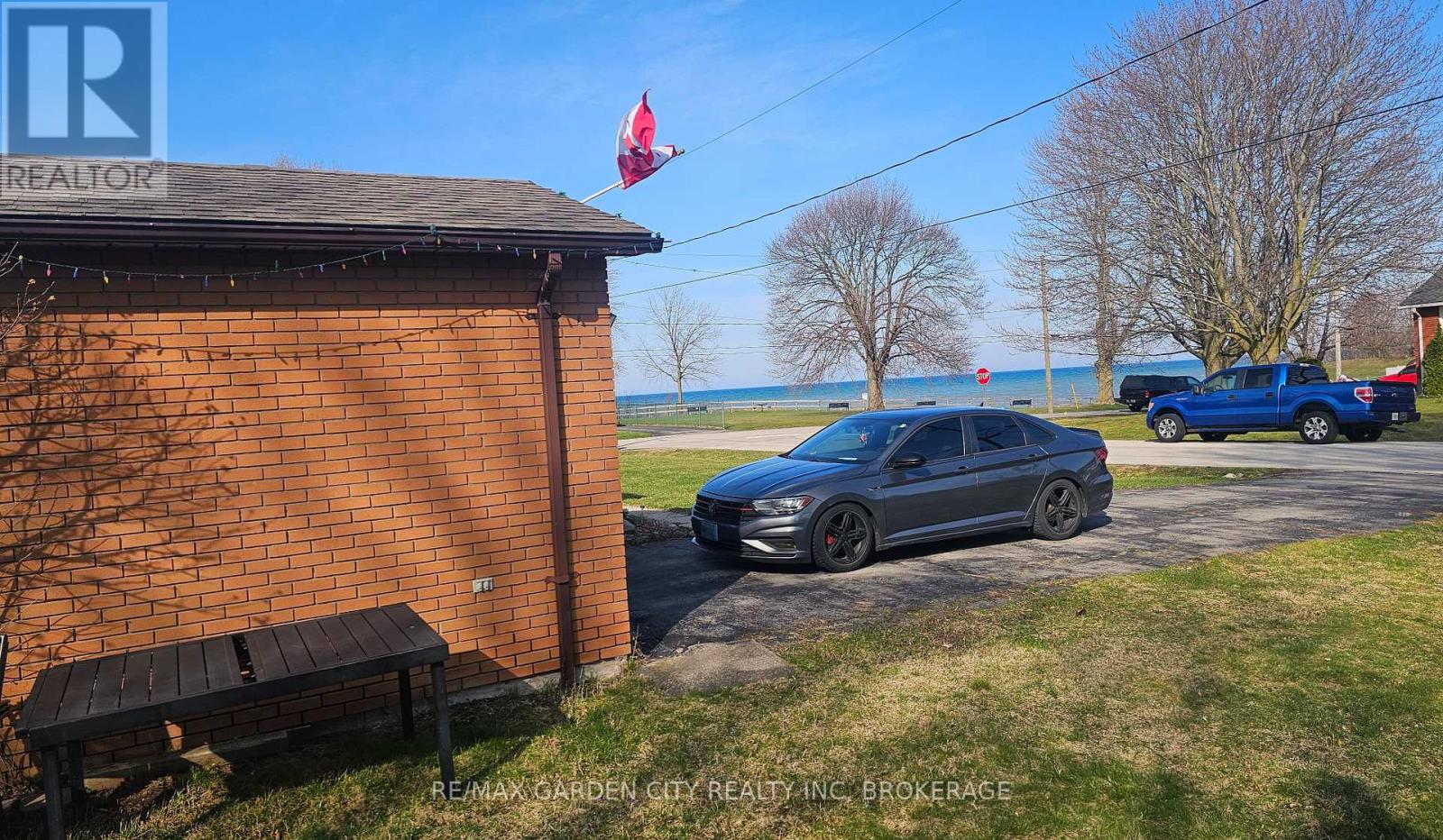 49 Whittaker Avenue, Grimsby, Ontario  L3M 3J3 - Photo 2 - X13148846