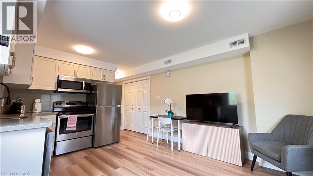 122 Courtland Avenue E Unit# 1, Kitchener, Ontario  N2H 1Y9 - Photo 3 - 40831686