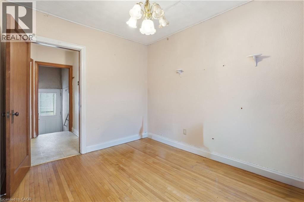 609 Guelph Street, Kitchener, Ontario  N2H 5Y5 - Photo 11 - 40828313