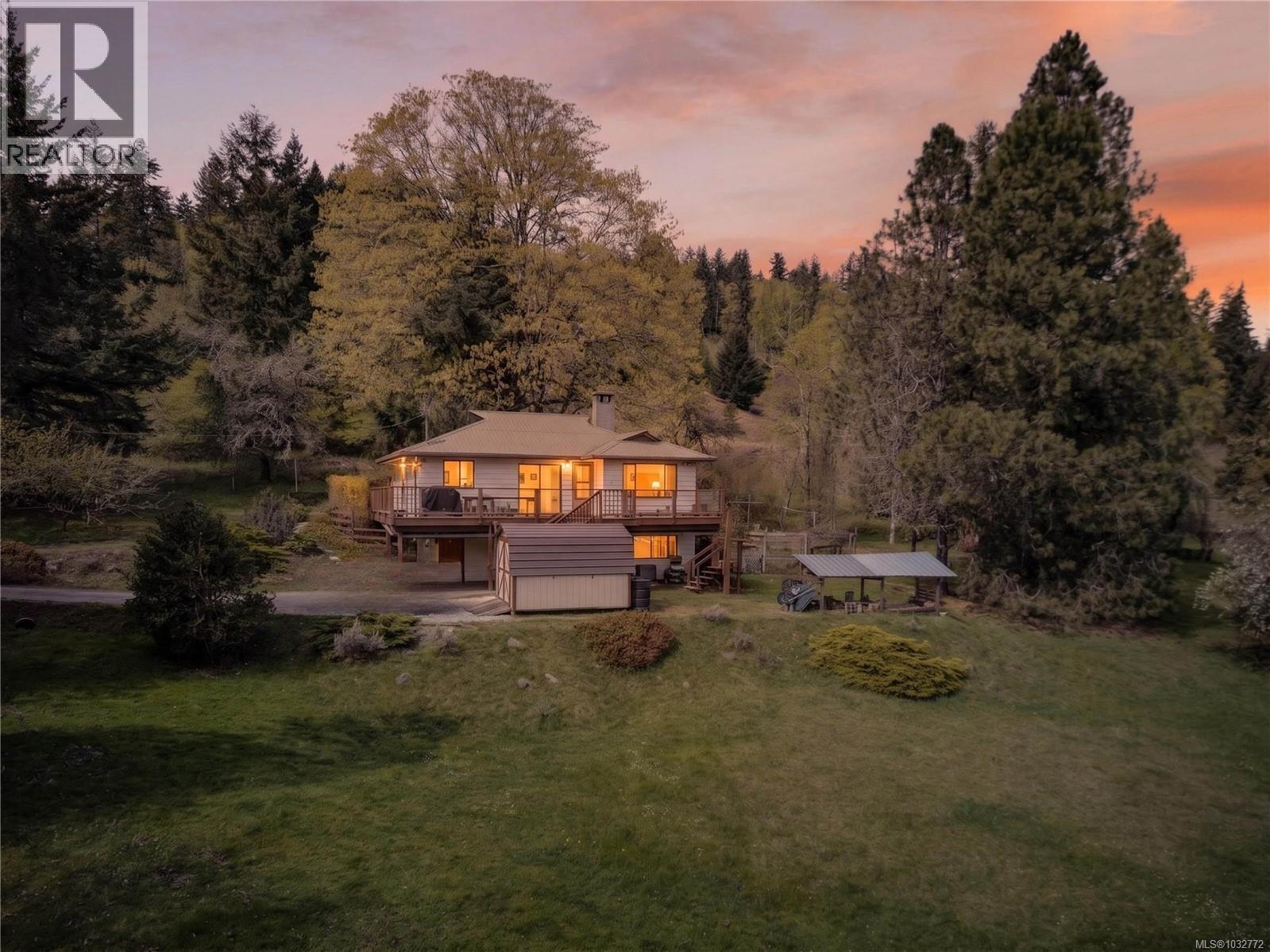 456 Dukes Rd, Salt Spring, British Columbia  V8K 2B6 - Photo 1 - 1032772