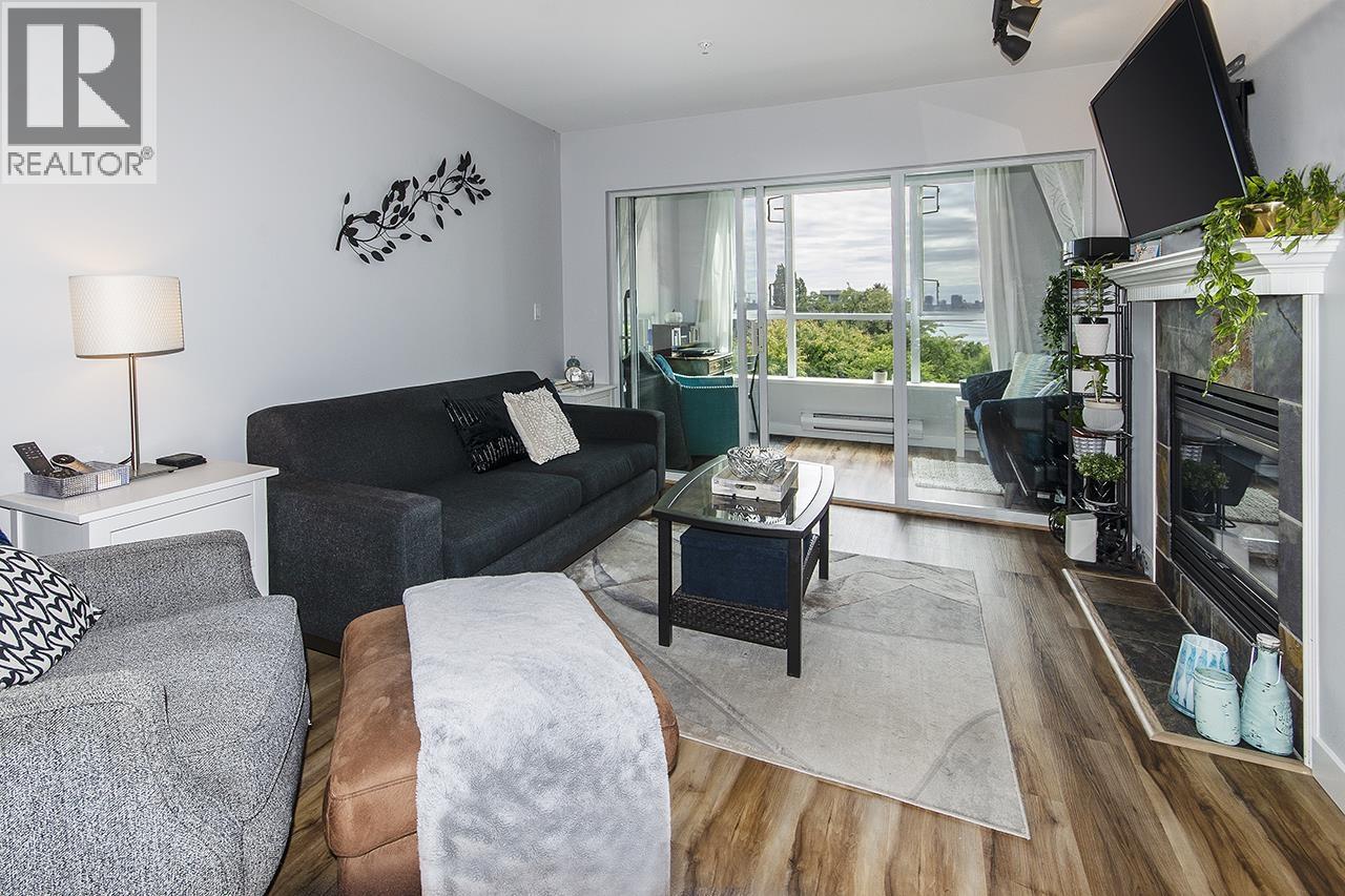 305 155 E 3rd Street, North Vancouver, British Columbia  V7L 1E5 - Photo 5 - R3125513