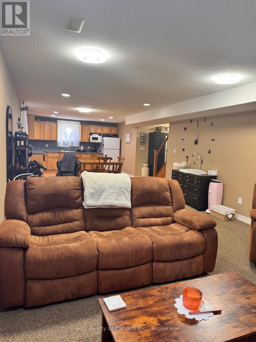 2 Owen Street, Ingersoll, Ontario N5C 4H3 - Photo 4 - X13146836
