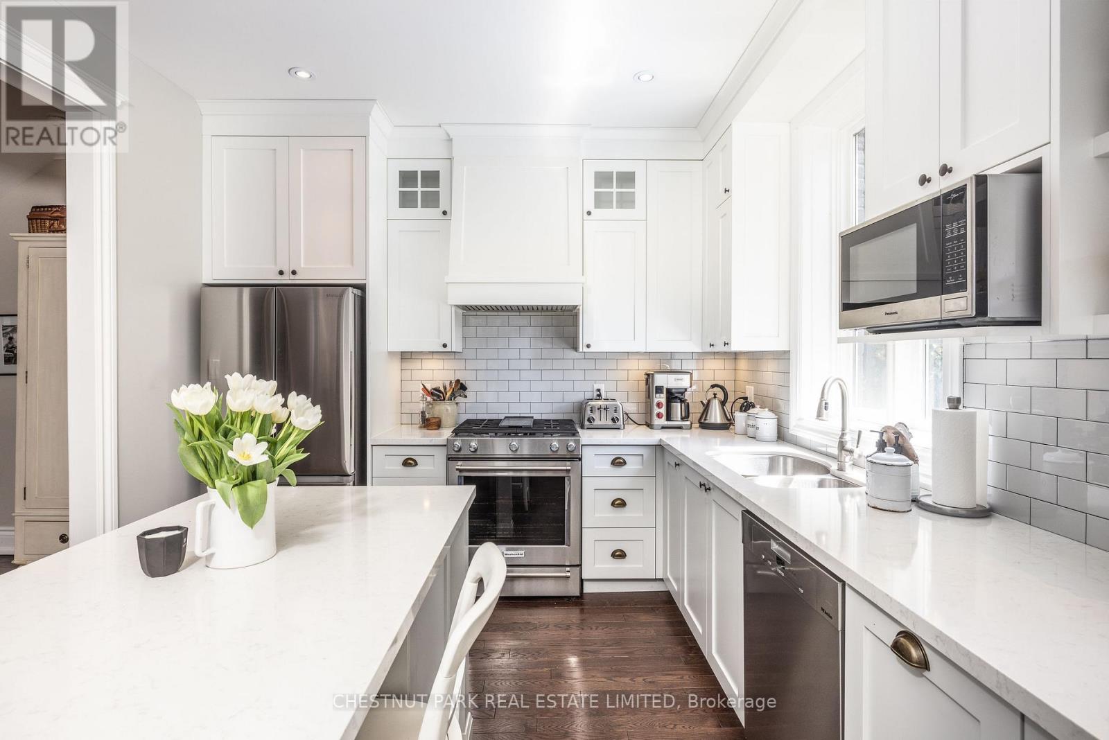 41 Chicora Avenue, Toronto, Ontario  M5R 1T7 - Photo 12 - C13148862