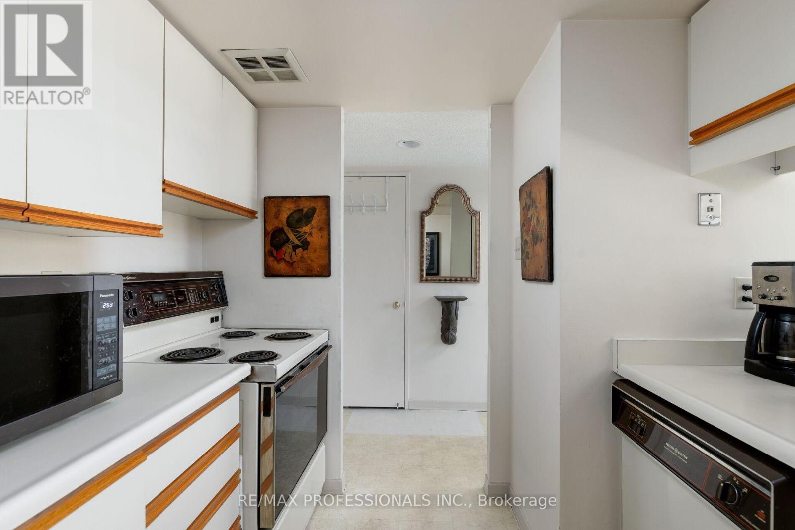 1506 - 25 Maitland Street, Toronto, Ontario  M4Y 2W1 - Photo 20 - C13148910