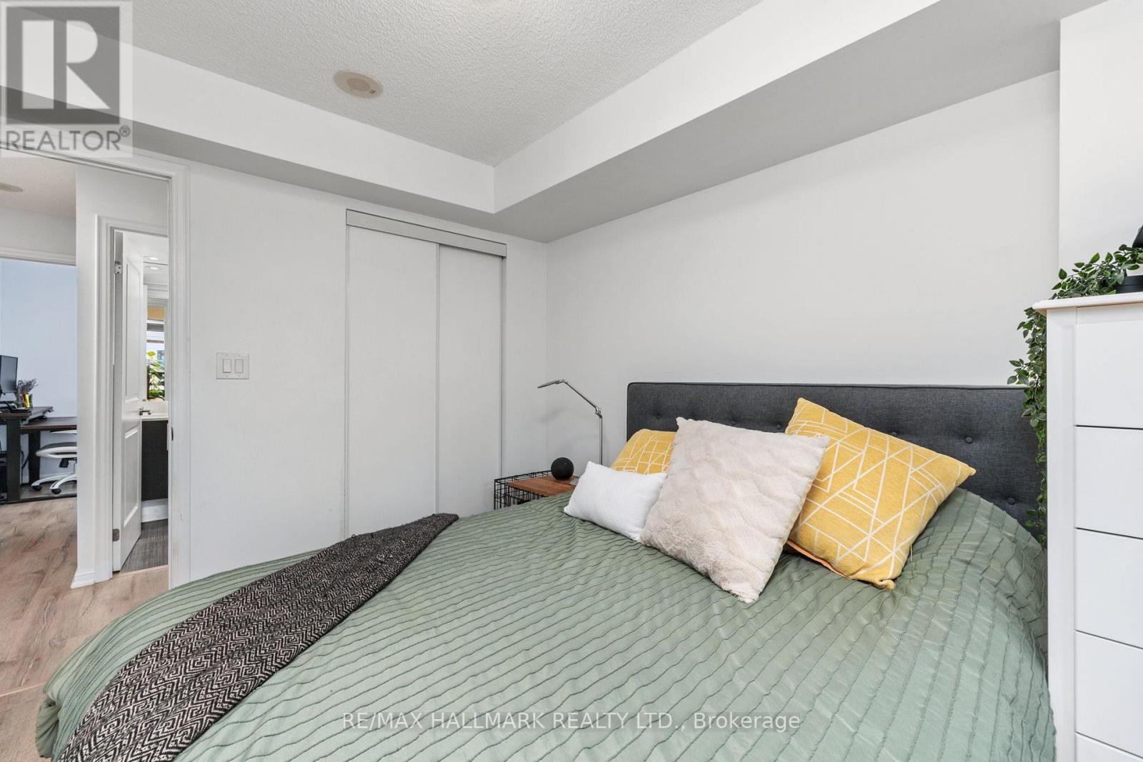 819 - 400 Adelaide Street E, Toronto, Ontario  M5A 4S3 - Photo 13 - C13149078