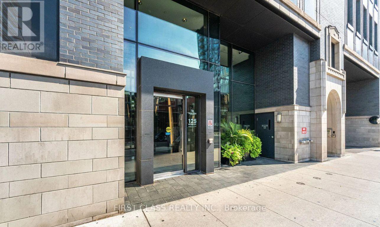 1402 - 125 Peter Street, Toronto, Ontario  M5V 0M2 - Photo 2 - C13149126