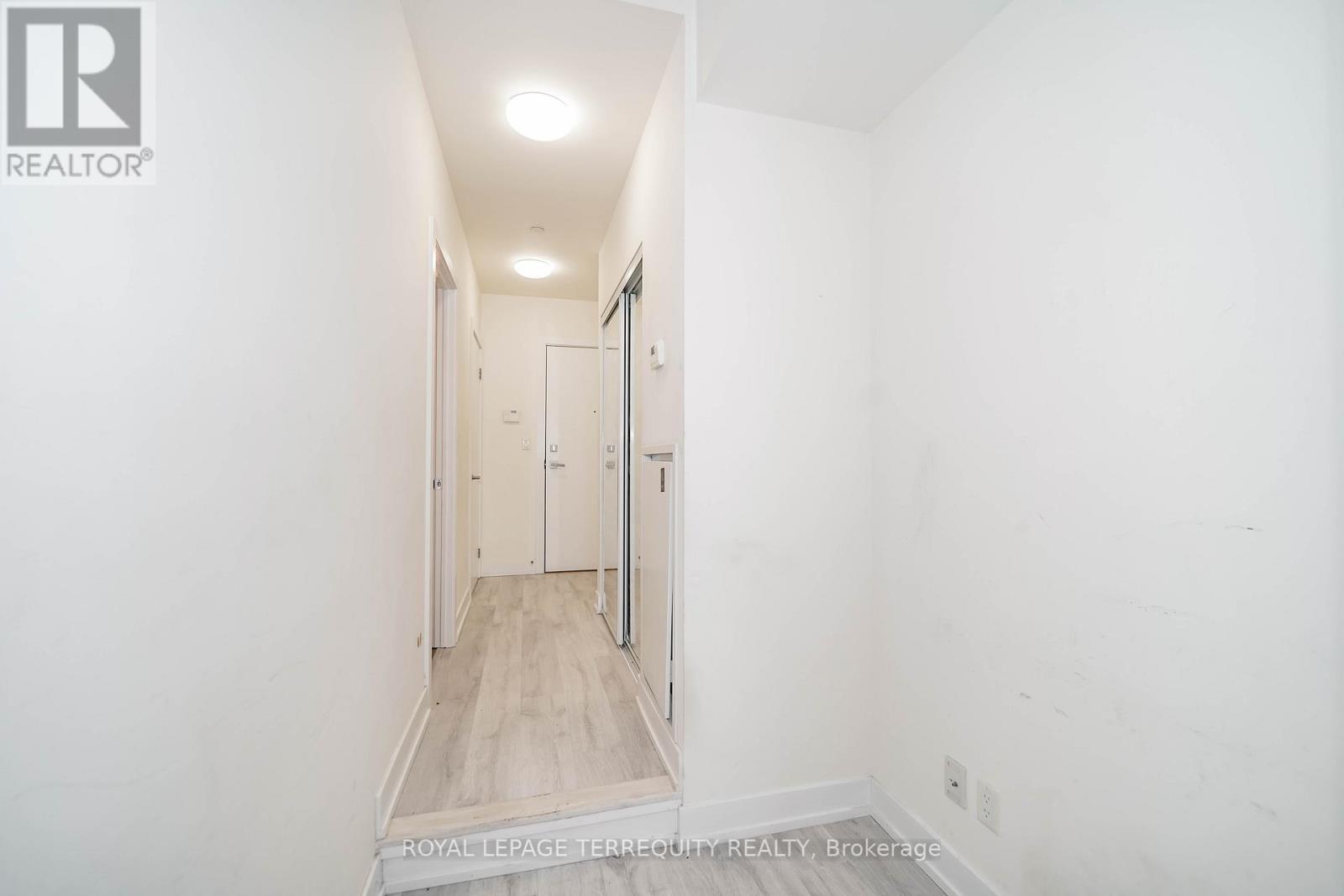 204 - 75 The Donway W, Toronto (Banbury-Don Mills), Ontario  M3C 2E9 - Photo 17 - C13149158