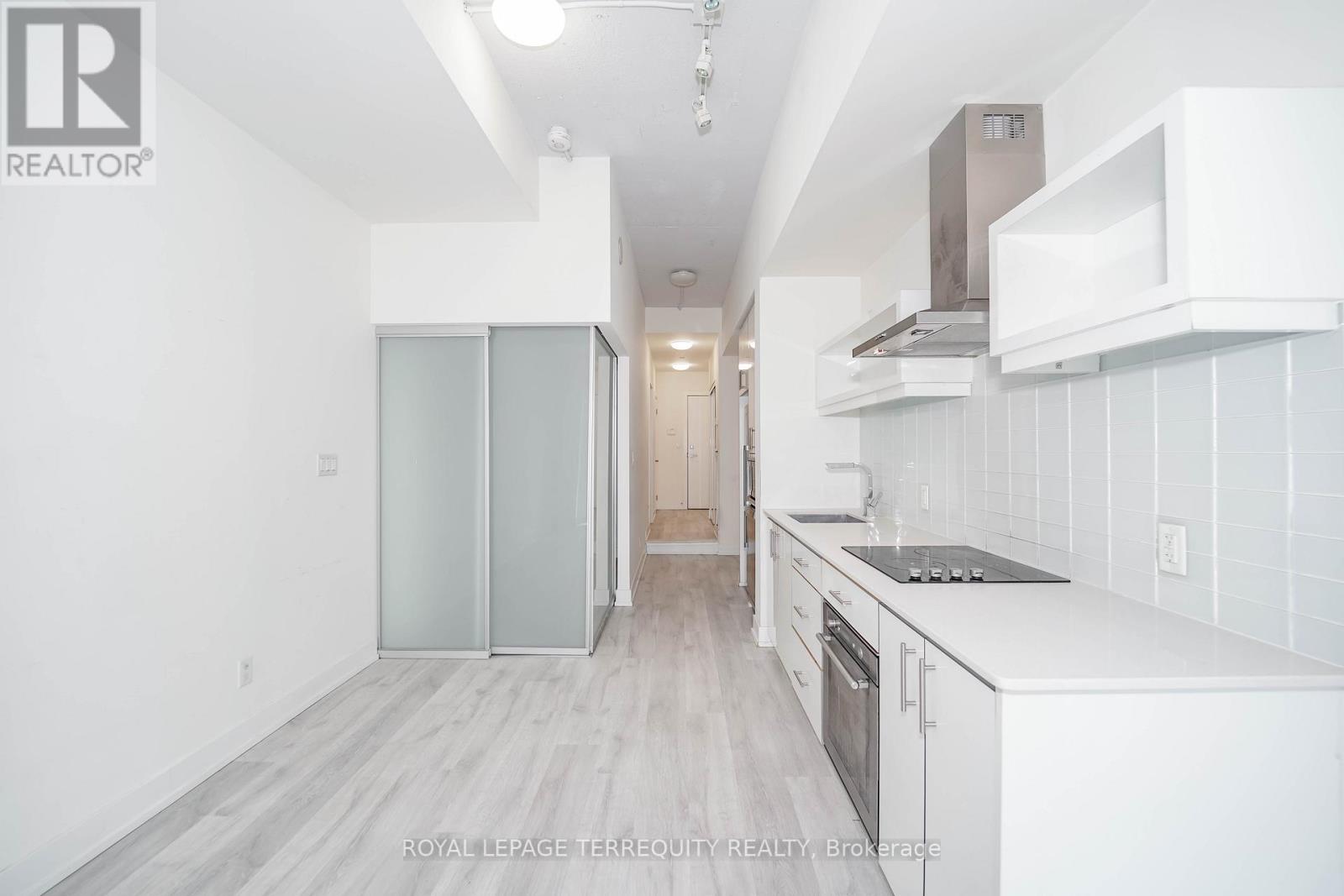 204 - 75 The Donway W, Toronto (Banbury-Don Mills), Ontario  M3C 2E9 - Photo 21 - C13149158