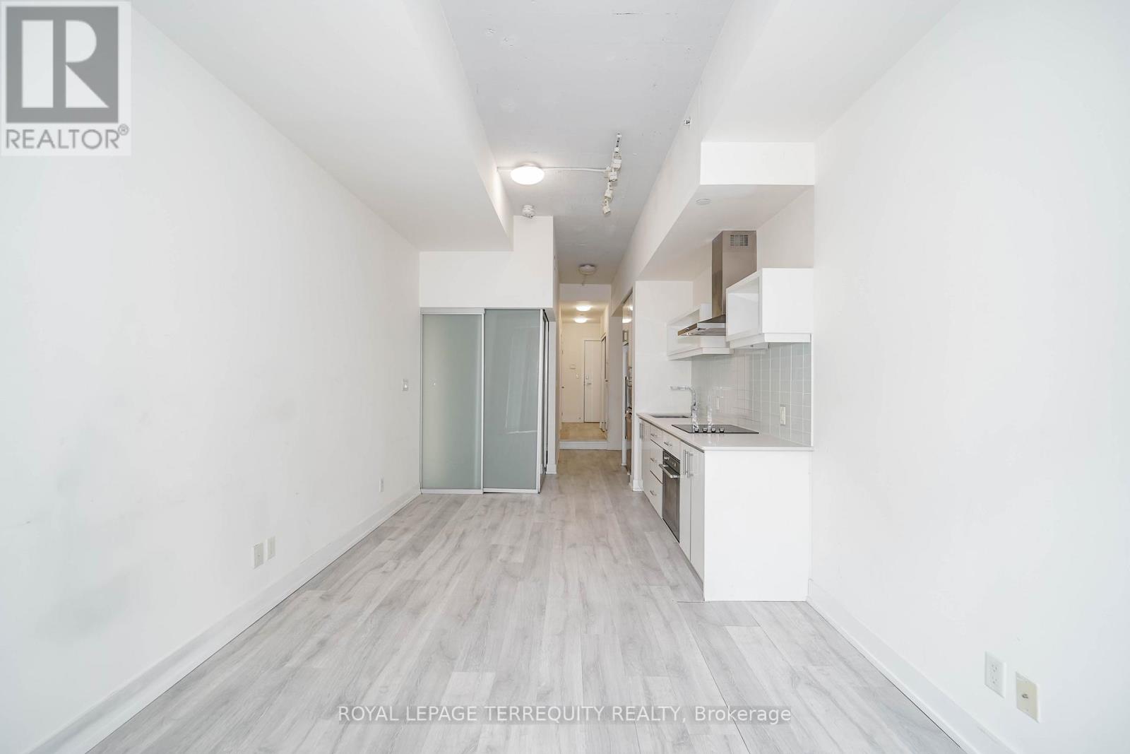 204 - 75 The Donway W, Toronto (Banbury-Don Mills), Ontario  M3C 2E9 - Photo 29 - C13149158