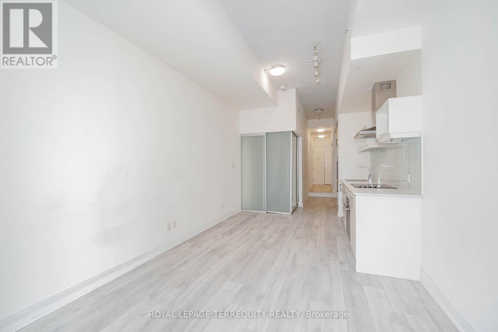 204 - 75 The Donway W, Toronto (Banbury-Don Mills), Ontario  M3C 2E9 - Photo 30 - C13149158
