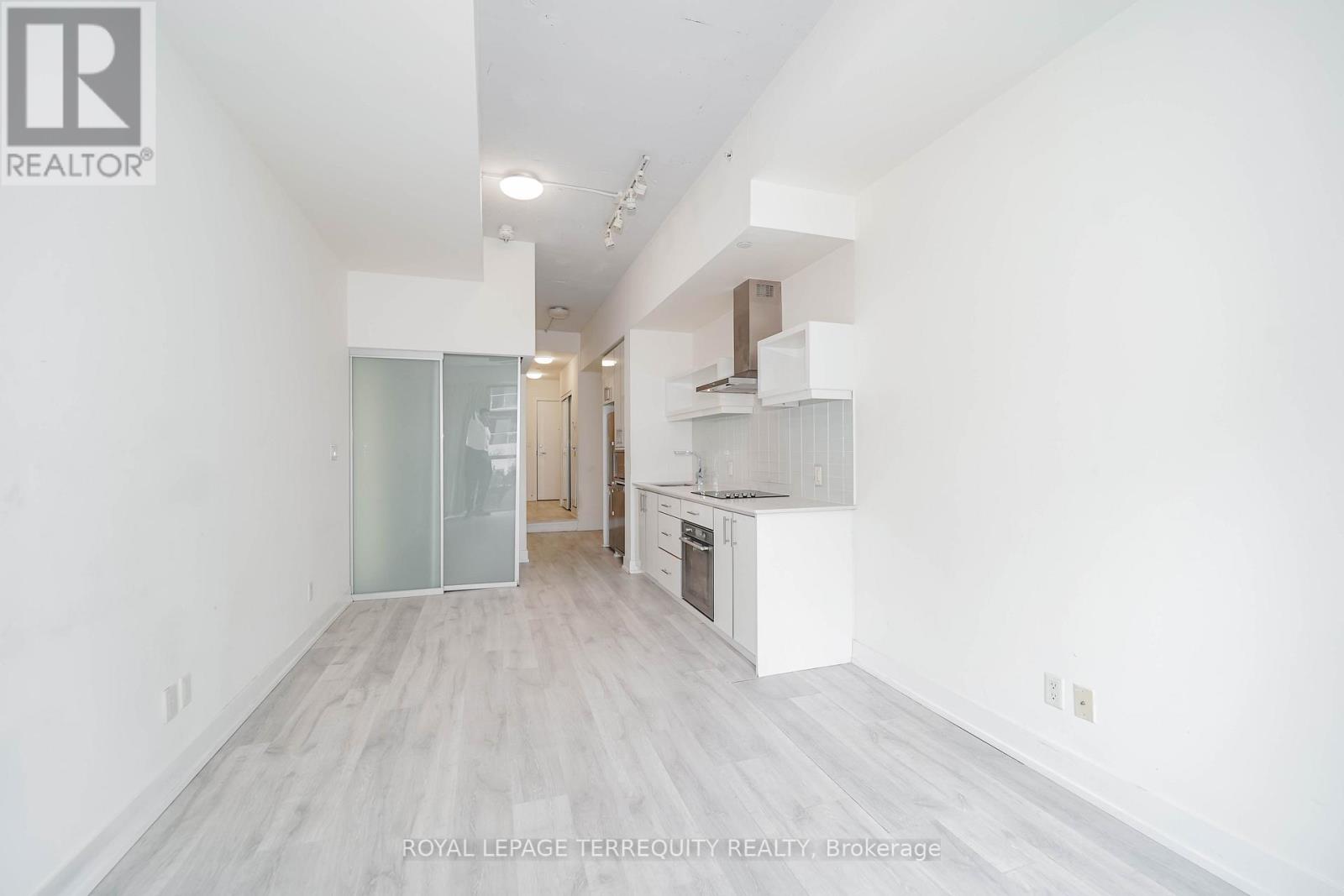 204 - 75 The Donway W, Toronto (Banbury-Don Mills), Ontario  M3C 2E9 - Photo 31 - C13149158