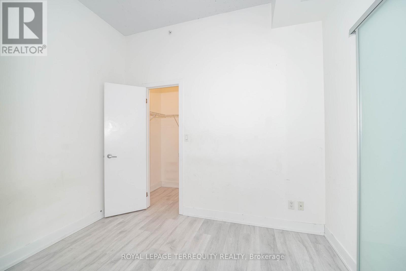204 - 75 The Donway W, Toronto (Banbury-Don Mills), Ontario  M3C 2E9 - Photo 34 - C13149158