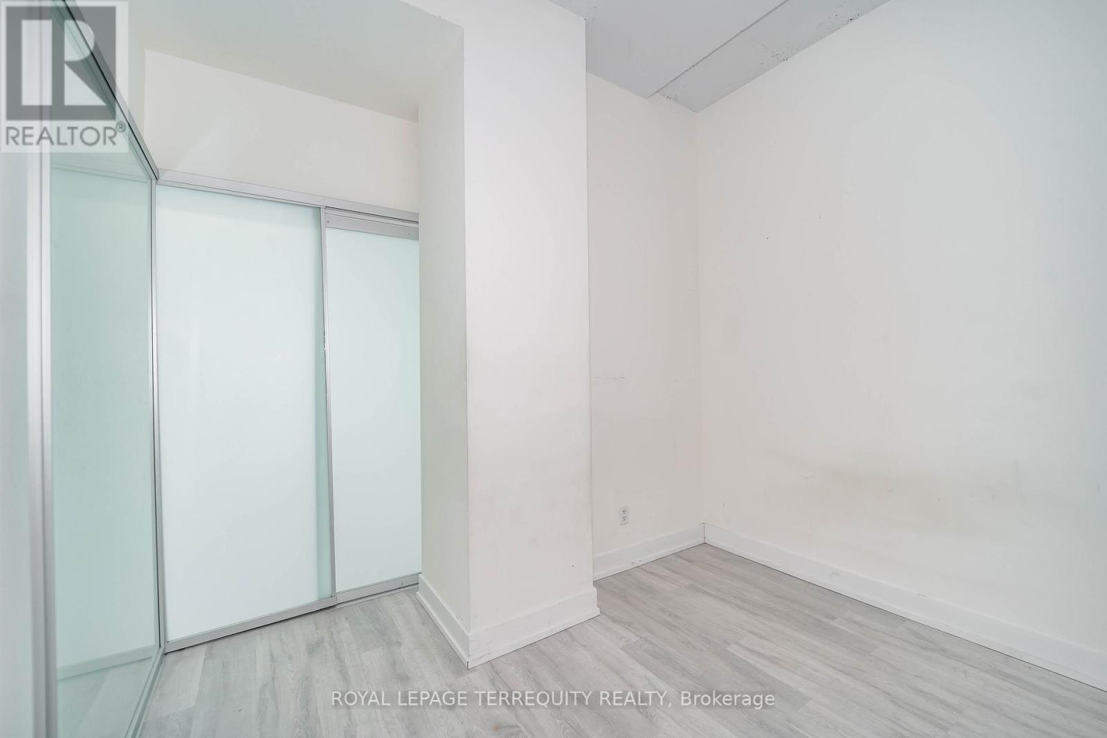 204 - 75 The Donway W, Toronto (Banbury-Don Mills), Ontario  M3C 2E9 - Photo 36 - C13149158