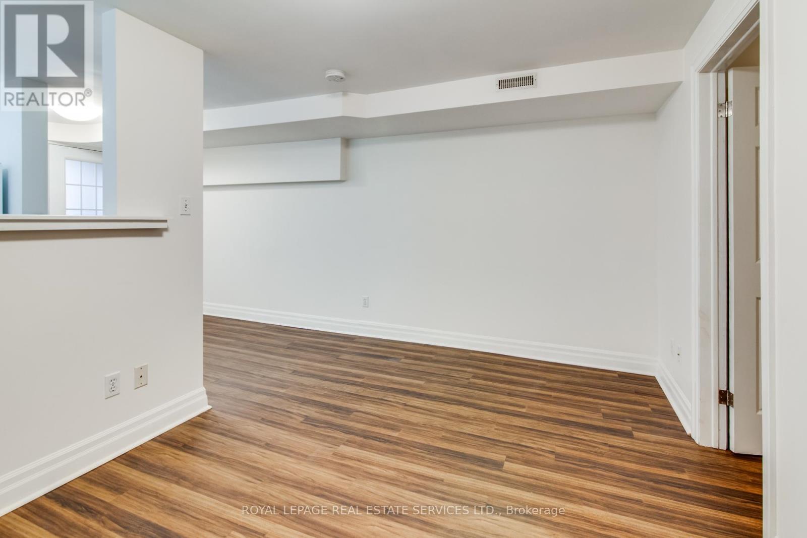 L - 116 Gillard Avenue, Toronto, Ontario  M4J 4N6 - Photo 11 - E13148864